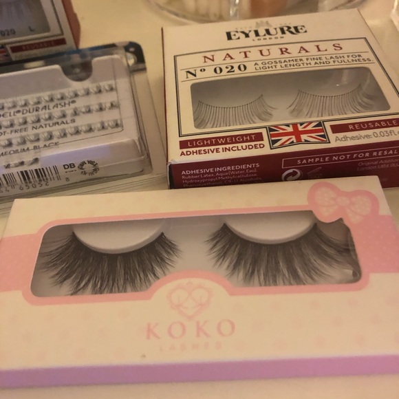 False eyelashes! - Picture 4 of 6